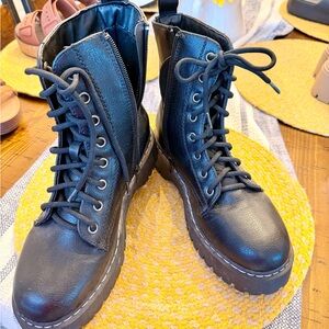 UNIONBAY Black Lace-Up Ankle Boots